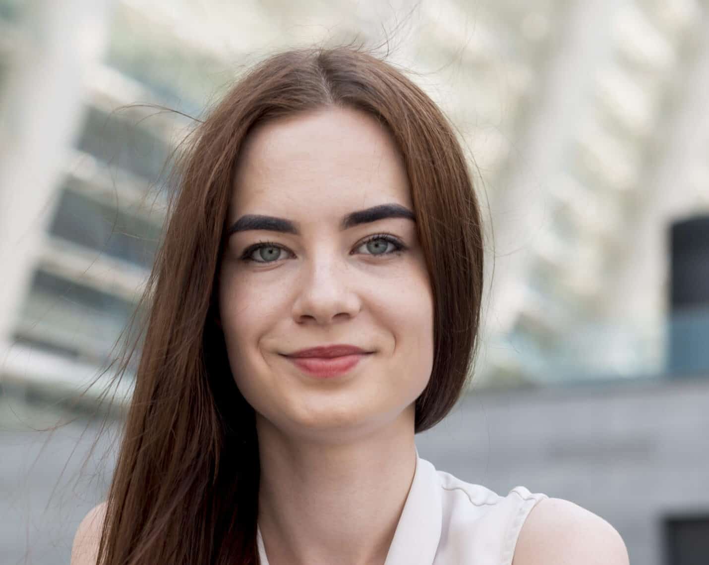 business-woman-posing-street